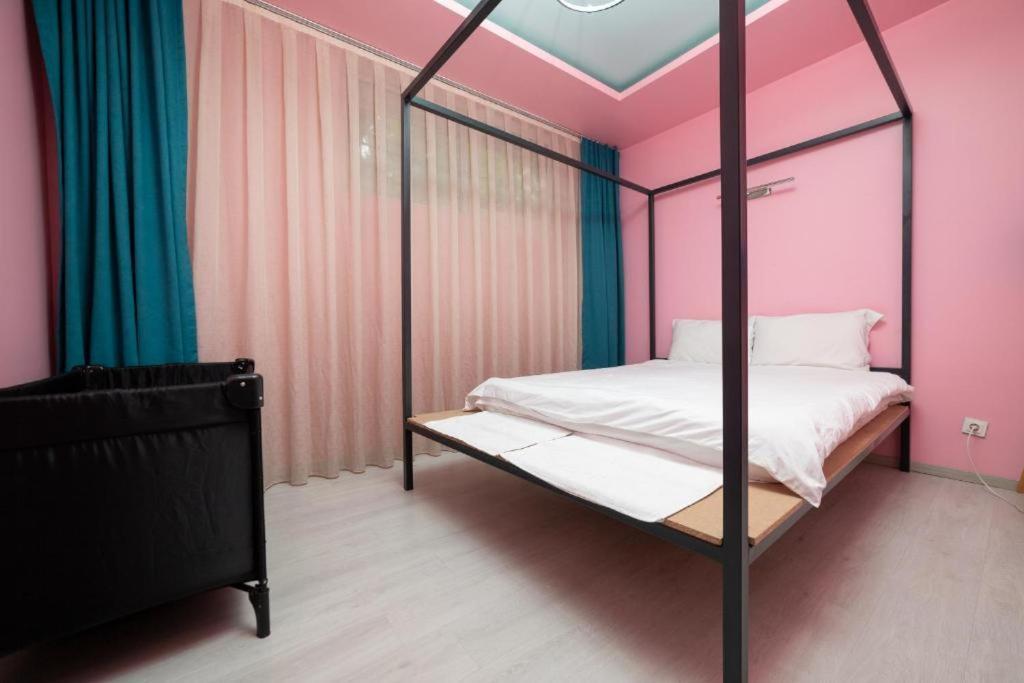 Hotel Gloria Ks Приштина Экстерьер фото