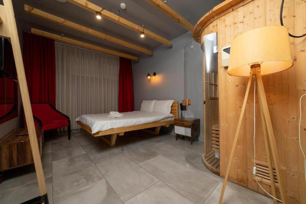Hotel Gloria Ks Приштина Экстерьер фото