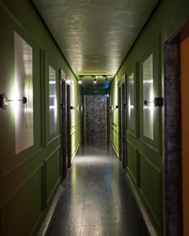 Hotel Gloria Ks Приштина Экстерьер фото